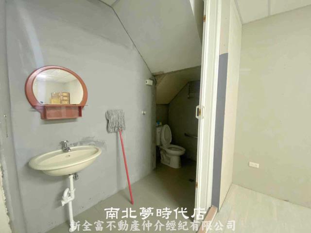 中西區透天-11