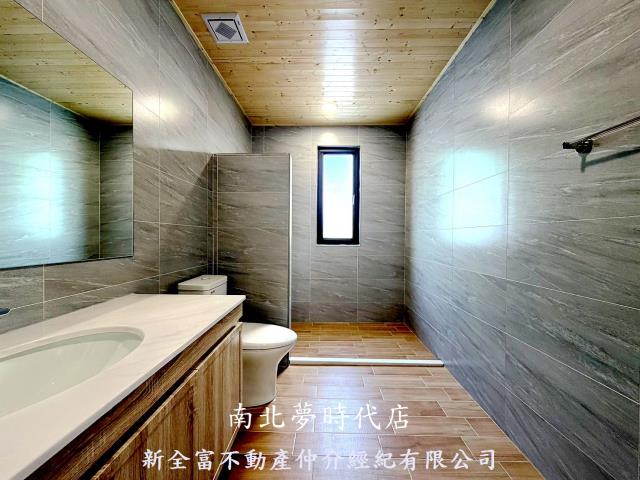 台南東區透天-11